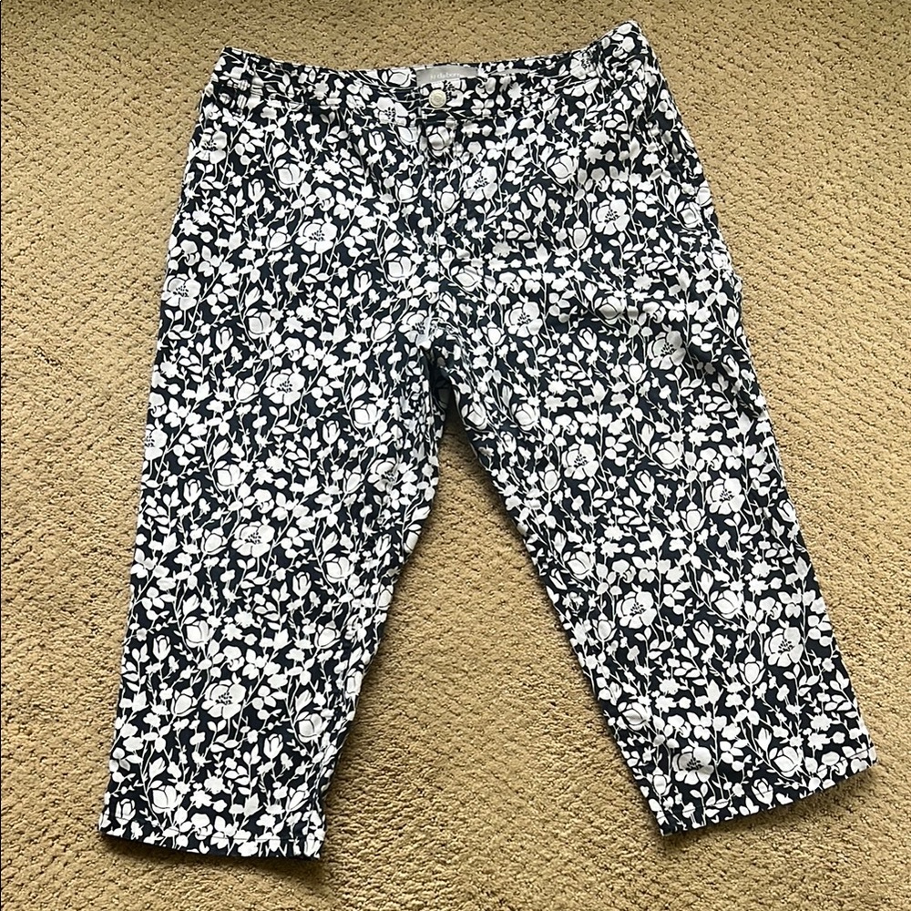 Liz Claiborne 14P Navy and White Floral Cropped Pants